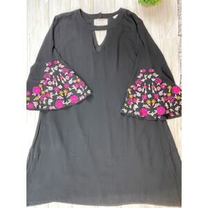 JODIFL Black A-Line Bell Sleeve Dress